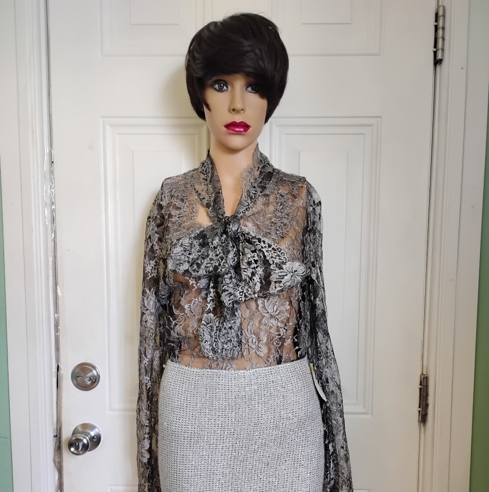 Elegant St. John Couture Black and Gray Lace Blouse Size 12 - Picture 2 of 5